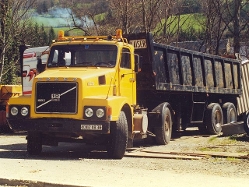 Volvo-N-1220-gelb-Thiele-100305-01