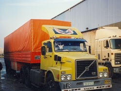 Volvo-N12-gelb-Fitjer-180506-02-IR