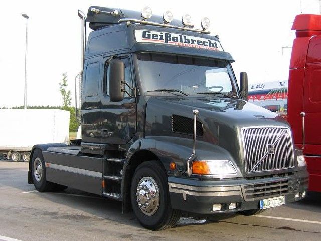 Volvo-NH12-Geisselbrecht-Eicher-200105-2.jpg - Volvo NH12Martin Eischer