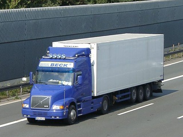 Volvo-NH12-KUEKOSZ-Beck-Willann-310104-1.jpg - Volvo NH12Michael Willann