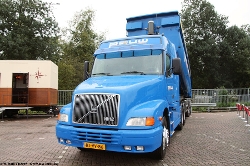 Volvo-NH12-380-Pouw-120409-01