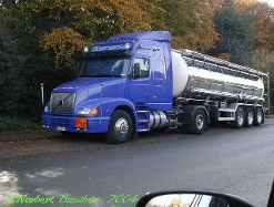 Volvo-NH12-420-blau-Buscher-071204-3