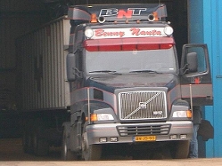 Volvo-NH12-CONTSZ-BNT-Szy-140304-1