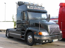 Volvo-NH12-Geisselbrecht-Eicher-200105-2