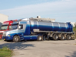 Volvo-NH12-Holz-090805-01