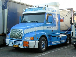 Volvo-NH12-IntVeen-Franken-270906-02