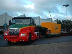 Volvo-NH12-Schwertransport-1-(Hennig)