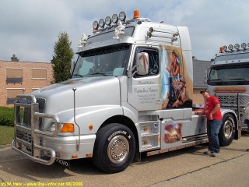 Volvo-NH12-Windmolders-140806-01