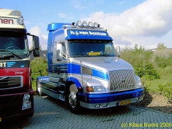 Volvo-NH12-vBentum-KBucks-260107-04