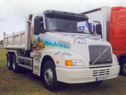 Volvo-NH12-weiss-Thiele-100305-01