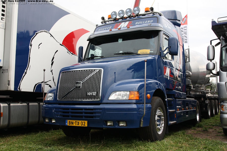 Volvo-NH12-460-blau-120409-01.jpg - Volvo NH12