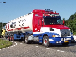 Volvo-NH12-420-Dikla-Holz-090805-01
