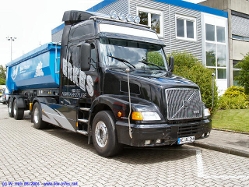 Volvo-NH12-420-Erkes-200506-01