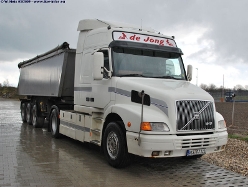Volvo-NH12-420-de-Jong-300309-03