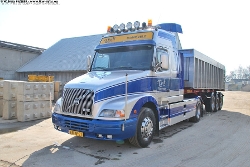Volvo-NH12-460-Vink-120409-01