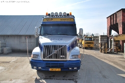 Volvo-NH12-460-Vink-120409-02