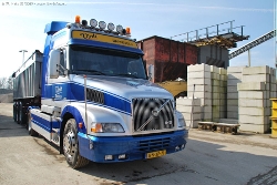 Volvo-NH12-460-Vink-120409-03
