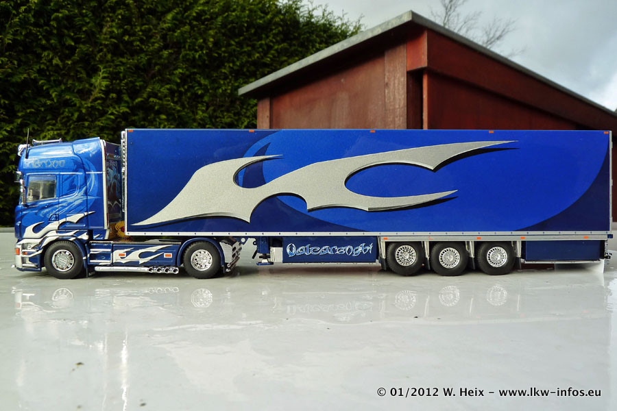 Tekno-Scania-R-Valcarenghi-080112-018.jpg