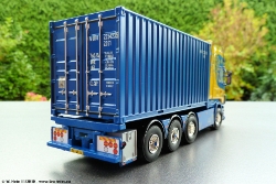 Tekno-Scania-R-620-van-der-Linden-141110-07