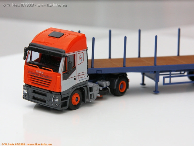Iveco-Stralis-AS-Universal-270708-04.jpg