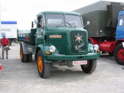 Henschel-HS-100-AK-gruen-Eischer-020905-01