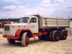 Magirus-rot-grau-Scholz-240105-01
