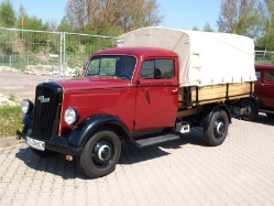 Opel-Blitz-rot-Thiele-031209-01