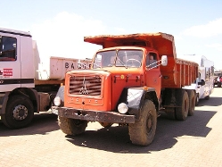 Magirus-230-D-26-A-rot-Koster-220605-01