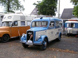 Opel-Blitz-blau-Koster-240905-01
