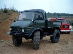 MB-Unimog-gruen-Scholz-130506-03