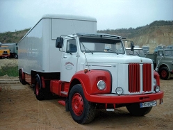 Scania-111-rot.grau-Scholz-130506-02
