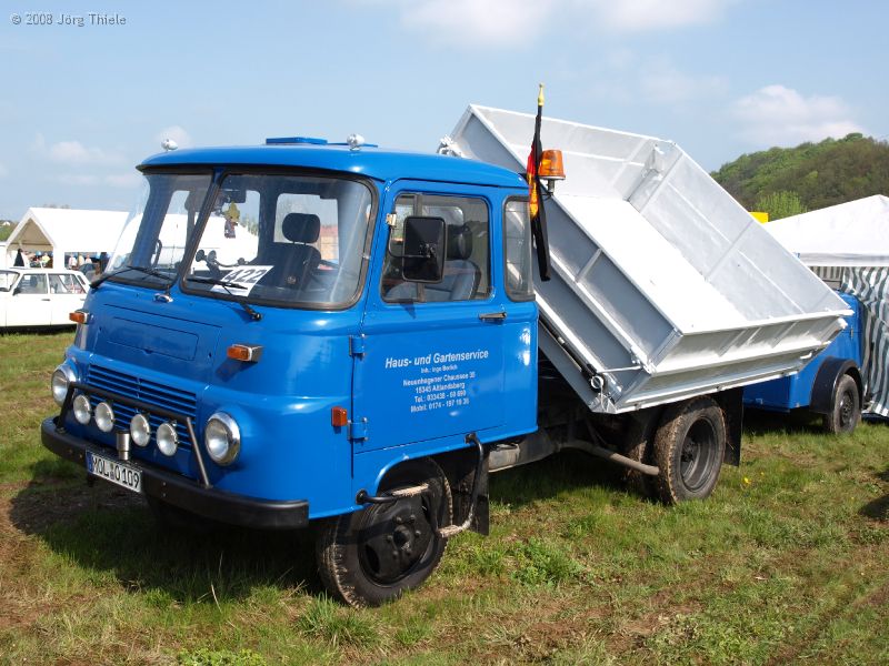 Robur-Dreiseitenkipper-JThiele-030508.JPG