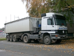 MB-Actros-2040-Cont-Trans-Schimana-071104-7