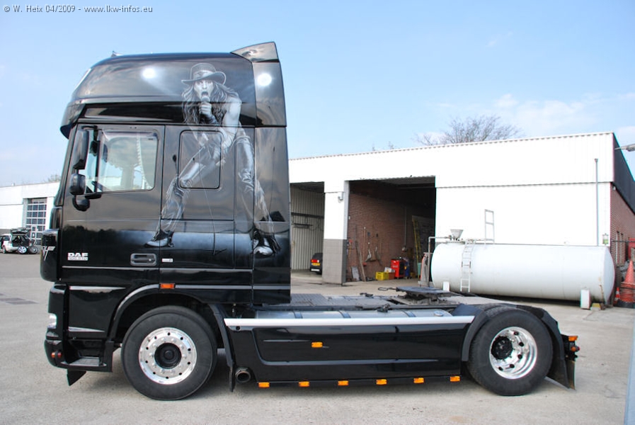 DAF-XF-105510-Hendriks-120409-08.jpg