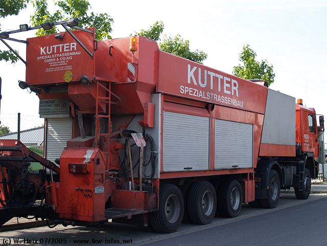 MAN-F90-19402-Kutter-100705-04.jpg