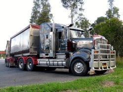 Kenworth-T904-GJA-3-Voigt-080328