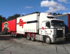 Kenworth-K-104-SCT-Voigt-030705-02-AUS