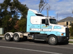 Kenworth-T-404-Don-Watson-Voigt-030705-01-AUS