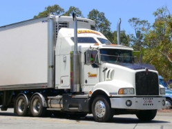 Kenworth-T-404-S-Blenners-Voigt-301205-01-AUS