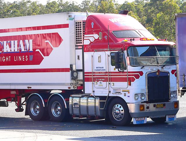 Kenworth-K104-Wickham-Voigt-270106-01-AUS.jpg
