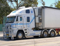 Freightliner-Argosy-Turner-Voigt-010106-02
