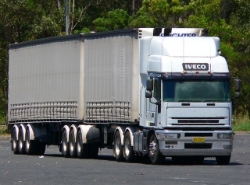 Iveco-EuroTech-MP4700-Weiss-Voigt-290106-01-AUS