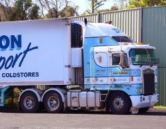 Kenworth-K104-Watson-Voigt-300106-01-AUS