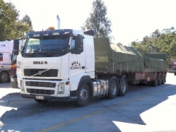 Volvo-FH12-460-Bells-Voigt-030705-03-AUS