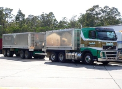 Volvo-FH12-460-Sawtells-Voigt-281205-01-AUS