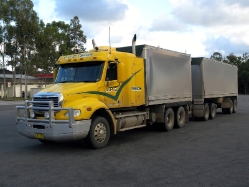 Freightliner-Columbia-LPC-1-Voigt-080327