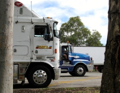 Kenworth-K104-MFL-2-Voigt-080325