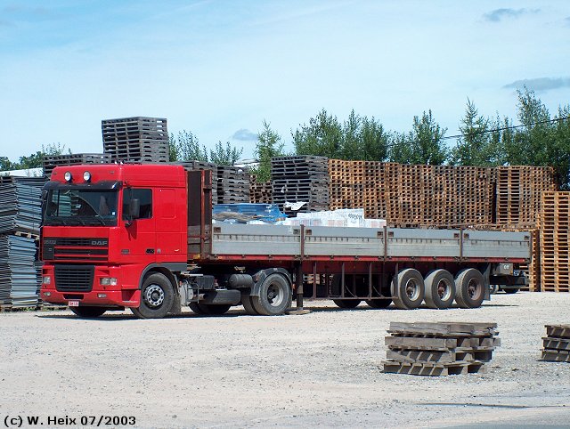 DAF-95-XF-430-SZ-rot-(B).jpg