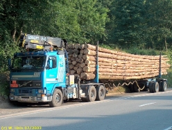Volvo-FH16-520-Langholztransporter.blau-1-(B)