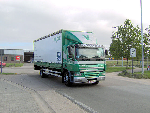 DAF-CF-Vanlangenaker-Rouwet-300906-01-B.jpg